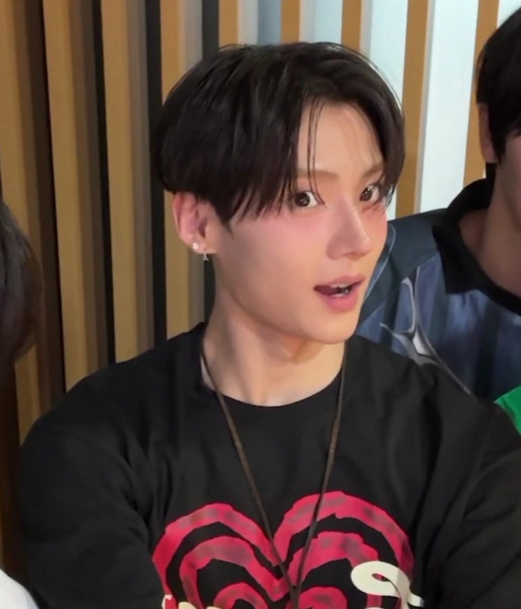 sangwon_archive's tweet photo. The blush on really suits him sm😭🫶🏻
#SANGWON #LEESANGWON #상원 #boys2planet https://t.co/qHSruLoPP9