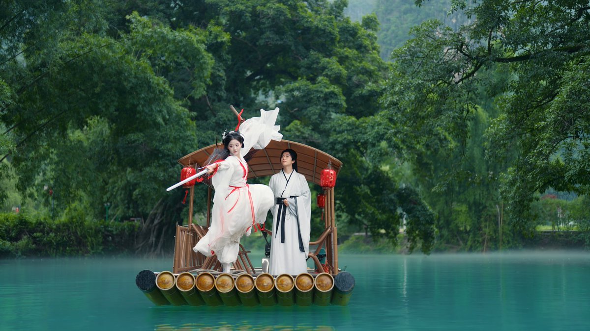 UpGuizhou's tweet image. Find out what magic awaits in #Guizhou #Qiannan behind the door! Step through the portal to #Libo on September 26th and begin your unforgettable journey