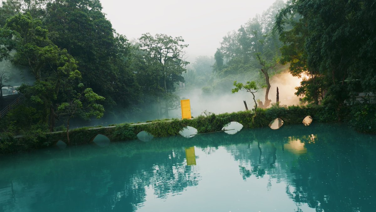UpGuizhou's tweet image. Find out what magic awaits in #Guizhou #Qiannan behind the door! Step through the portal to #Libo on September 26th and begin your unforgettable journey