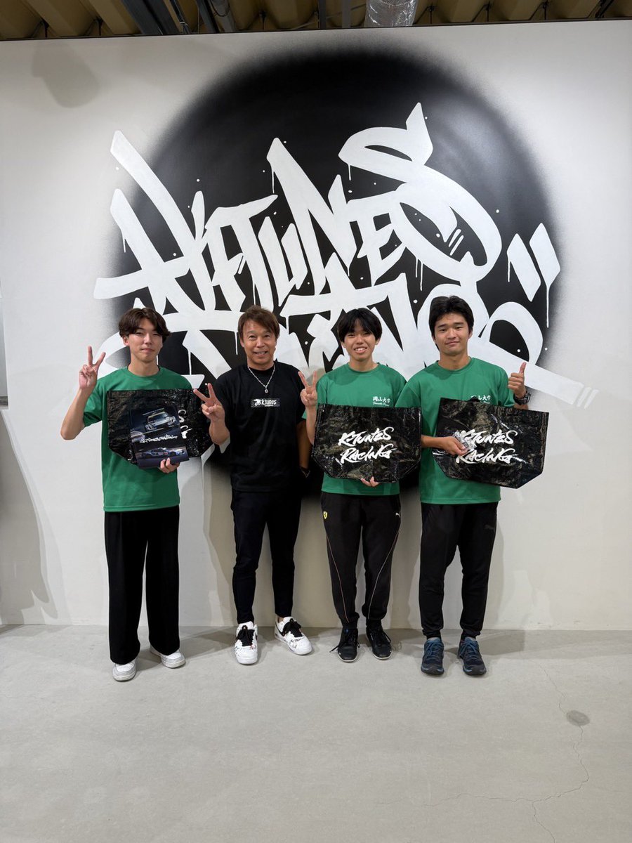 本日、K-tunes RACING様(k-tunes.com)に訪問させて頂きました！

岡山県を拠点としているレーシングチームであり、大会期間中には、岡山からピットまで来てくださいました！

本日はありがとうございました！

 #KtunesRacing #fsae #学生フォーミュラ #岡山大学 #OUFP