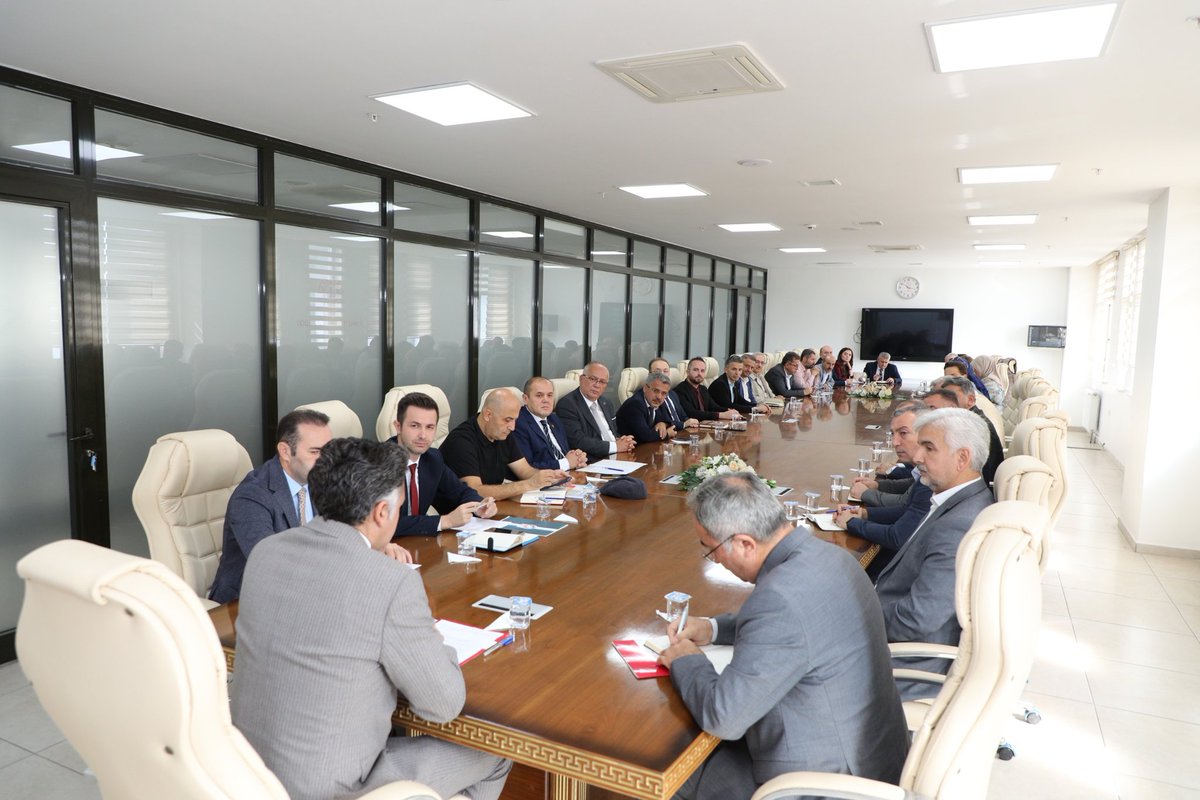 İl Millî Eğitim Müdürümüz Sayın Mehmet Fatih Vargeloğlu başkanlığında, Rehberlik ve Psikolojik Danışma Hizmetleri İl Yürütme Komisyonu Toplantısı gerçekleştirildi.

#eğitimkentiORDU
#Ordu

<a href="/tcmeb/">Millî Eğitim Bakanlığı</a> <a href="/Yusuf__Tekin/">Yusuf Tekin</a> <a href="/TCOrduValiligi/">Ordu Valiliği</a> <a href="/mhilmiguler/">Dr. Mehmet Hilmi Güler</a> <a href="/mfvargeloglu/">MEHMET FATİH VARGELOĞLU</a>