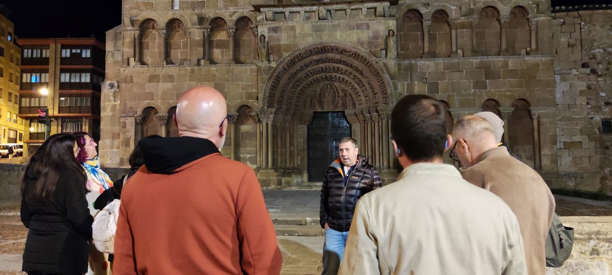 CSFPJCYL's tweet image. 🚶🚶♀️Free tour around Soria ⛪️🕌
Terminamos la primera jornada de Asesores Nuevos 25-26 conociendo la ciudad.
@CSFPJCYL #formacionCyL