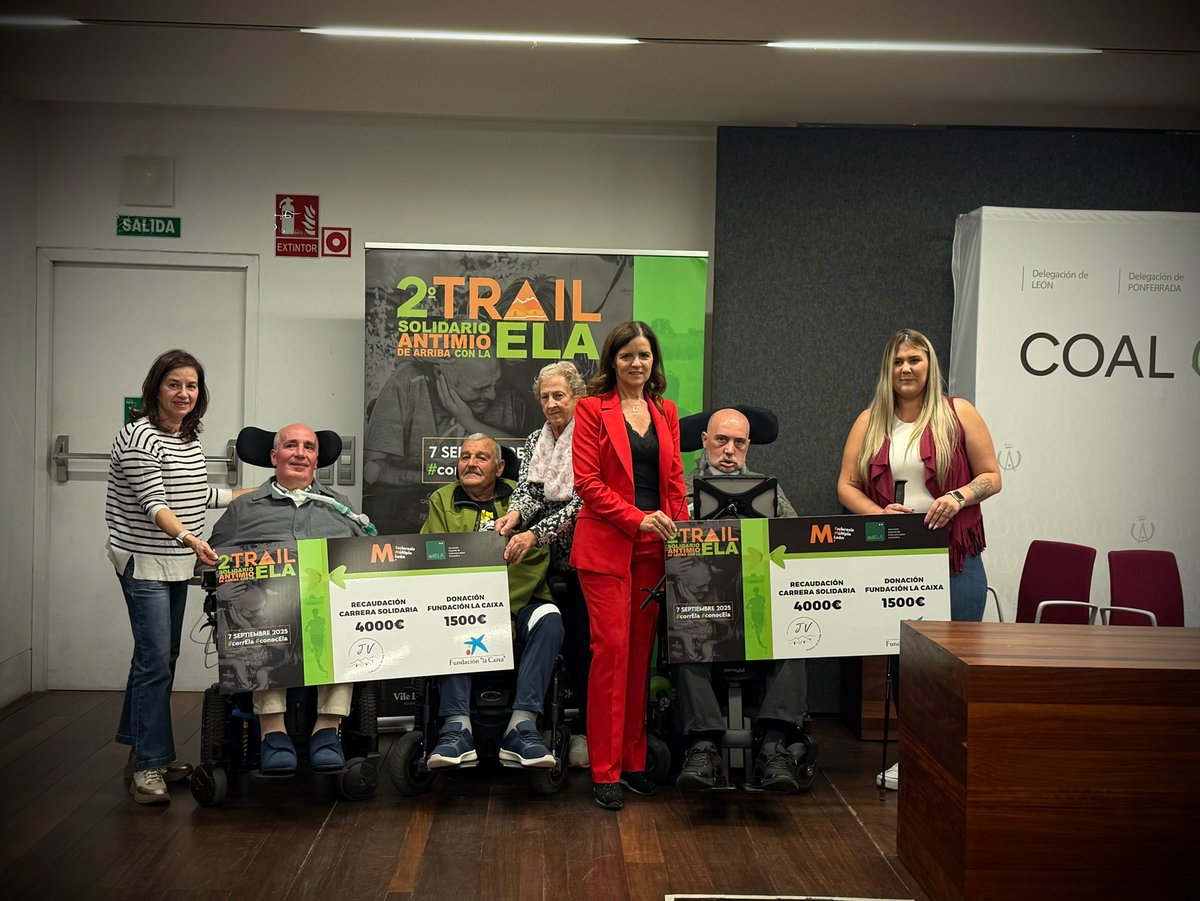 Entrega de premios a los ganadores del II concurso fotográfico solidario Antimio con la ELA en el Palacio de Gaviria.
Primer premio:
 "Emoción" de Javier Casado . 
Segundo premio:
 "Entre manos y pies" de Oscar Luis García Díez 
Tercer premio:
 "Por vosotros" de Mar Calzado