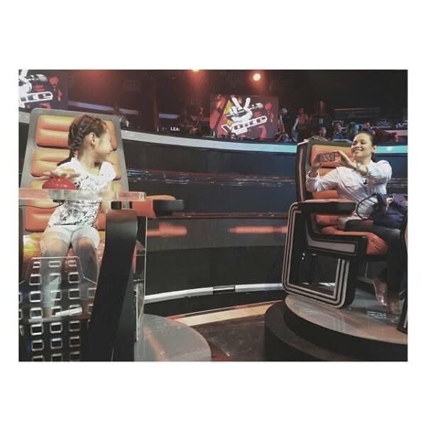godtierlss's tweet photo. Mommy Lea 🤍🥺 https://t.co/sx3qbmSx2L