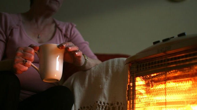 ENACEtweet's tweet photo. Arrancan nuevos proyectos para abordar la pobreza energética en Europa con diversos enfoques

El Centro de Asesoramiento sobre Pobreza Energética (EPAH) ha anunciado el inicio de tres nuevos proyectos financiados por el programa LIFE de la Unión Europea, los cuales se centrarán en abordar la pobreza energética en Europa. Se trata de los proyectos Nexo de Pobreza Energética, Gender4Power y Renew-It. Cada iniciativa ofrece una vía distinta, desde soluciones con perspectiva de género y marcos de políticas nacionales hasta renovaciones innovadoras impulsadas por la comunidad, para mejorar el acceso a la energía y las condiciones de vida de los hogares vulnerables en toda Europa.