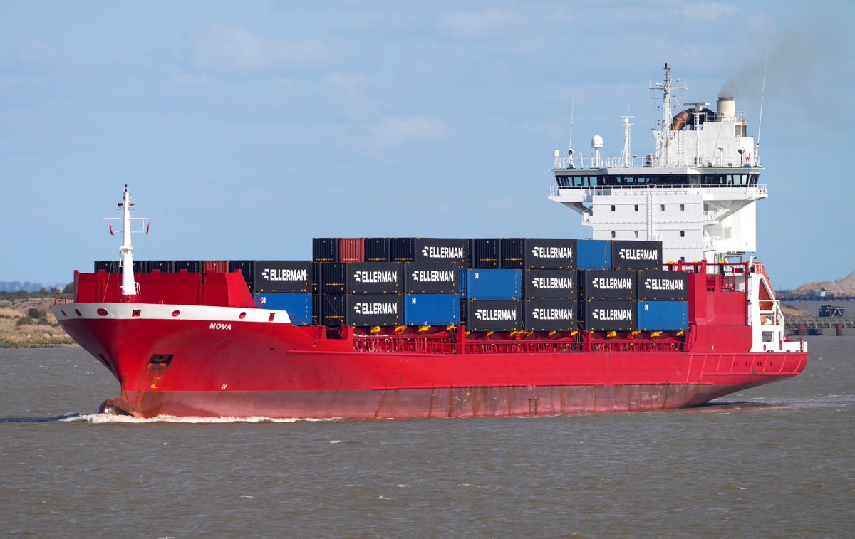 FraserG32883664's tweet image. Container ship Nova built 2002, operated by the CMA CGM Group. #CMACGM #ContainerShip #ContainerShips #GeneralCargoShip #ContainerCarrier #WorkingRiver #CargoShip #Shipping #ShipsInPics #Ship #Ships #Ship #Containerschiff #Tilbury #Essex #Thames #RiverThames