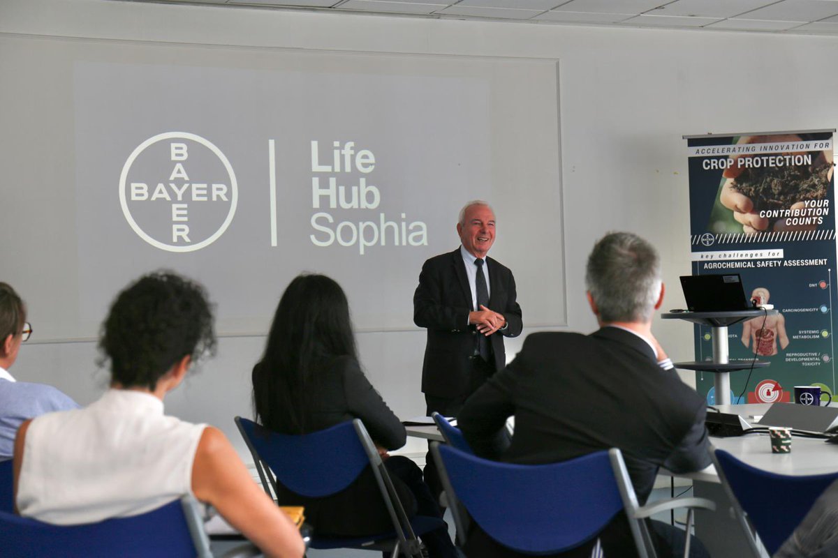 JeanLeonetti's tweet image. Échange ce matin avec le @CHUdeNice , invité par la @FondationSophia , dans les locaux de @Bayer_FR . @SophiaAntip0lis s’impose comme un pôle de référence en santé avec 83 entreprises et près de 3 500 emplois, dont une forte proportion de #medtech intégrant l’intelligence…