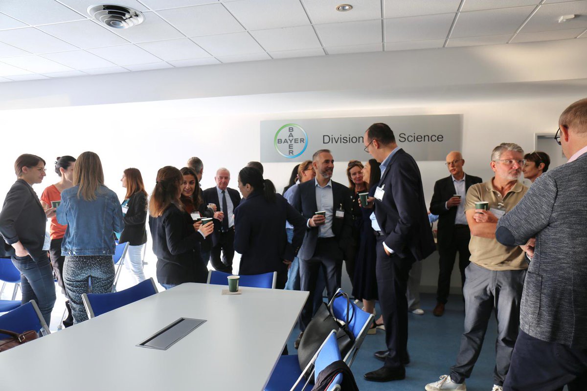 JeanLeonetti's tweet image. Échange ce matin avec le @CHUdeNice , invité par la @FondationSophia , dans les locaux de @Bayer_FR . @SophiaAntip0lis s’impose comme un pôle de référence en santé avec 83 entreprises et près de 3 500 emplois, dont une forte proportion de #medtech intégrant l’intelligence…