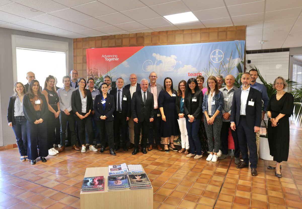 JeanLeonetti's tweet image. Échange ce matin avec le @CHUdeNice , invité par la @FondationSophia , dans les locaux de @Bayer_FR . @SophiaAntip0lis s’impose comme un pôle de référence en santé avec 83 entreprises et près de 3 500 emplois, dont une forte proportion de #medtech intégrant l’intelligence…