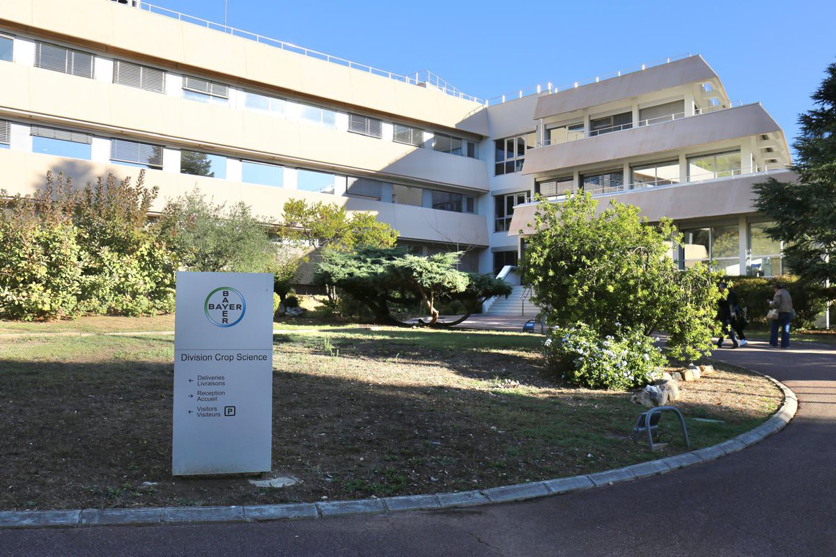 JeanLeonetti's tweet image. Échange ce matin avec le @CHUdeNice , invité par la @FondationSophia , dans les locaux de @Bayer_FR . @SophiaAntip0lis s’impose comme un pôle de référence en santé avec 83 entreprises et près de 3 500 emplois, dont une forte proportion de #medtech intégrant l’intelligence…