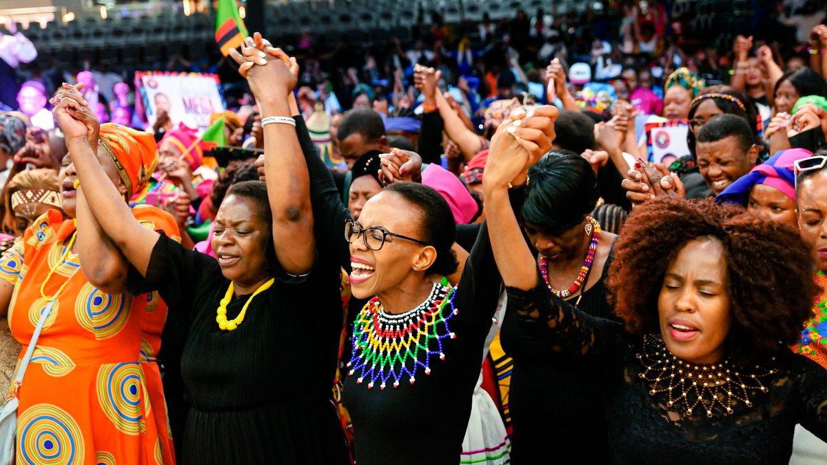 AlphLukau's tweet image. "A new commandment I give to you, that you love one another; as I have loved you, that you also love one another. By this all will know that you are My disciples, if you have love for one another.” Somebody say Amen! #HeritageDay #peace #CelebrateCulture