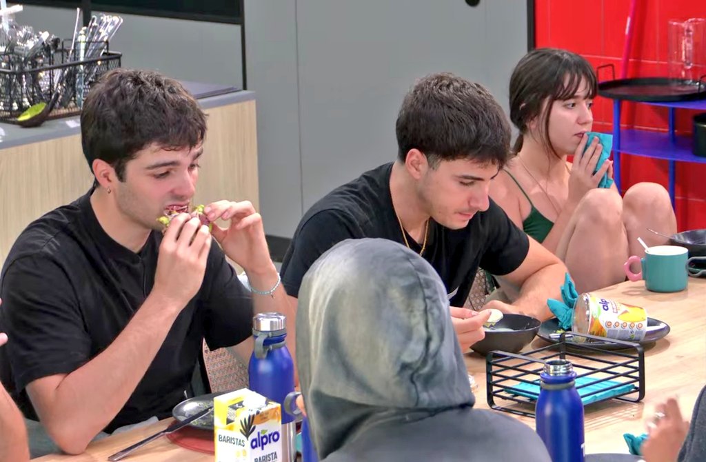 MargotBCN's tweet image. 🚬 #OTDirecto25S
