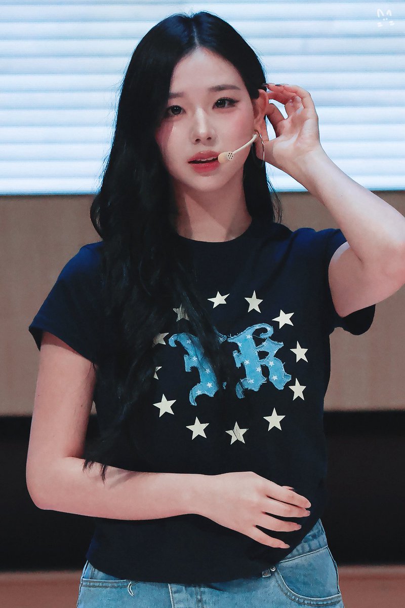 250924 

#tripleS #트리플에스 #채연 #김채연 #Chaeyeon