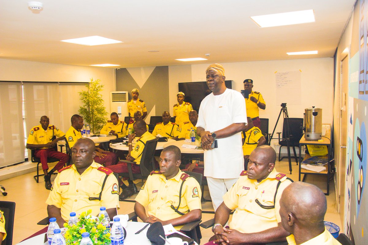 followlastma's tweet image. #Batch3 
#Day4 
#TopLASTMAManagementTraining #MentalHealthMatters

Mental health constitutes an indispensable cornerstone of overall well-being, thereby rendering it paramount for LASTMA officers to prioritize their mental health in order to discharge their duties with optimal…