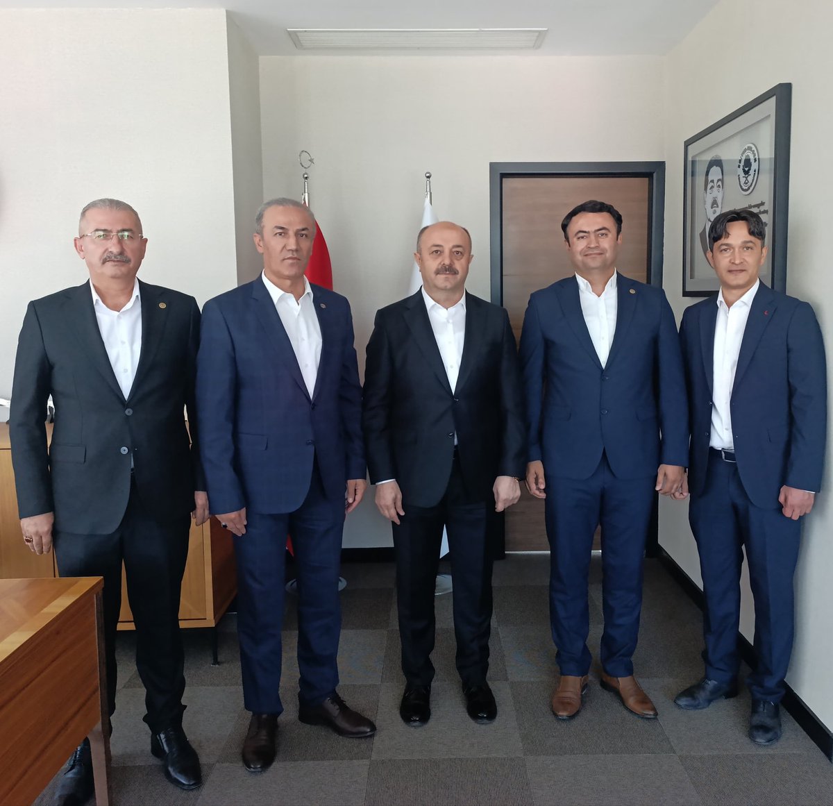 EĞİTİM BİR SEN GENEL MERKEZİMİZİ ZİYARET ETTİK
Genel Başkanımız Sn. Ali YALÇIN 
Genel Başkan Vekilimiz Sn. Talat YAVUZ 
Genel Başkan Yardımcımız Sn. Ramazan ÇAKIRCI 
Genel Başkan Yardımcımız Sn. Mesut ÖNER' i ziyaret ettik.