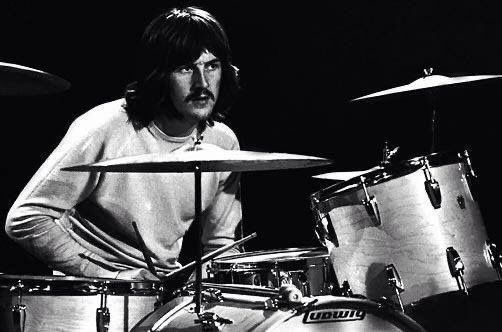 fansofzep's tweet image. remembering john bonham on this day 🕊️🤍