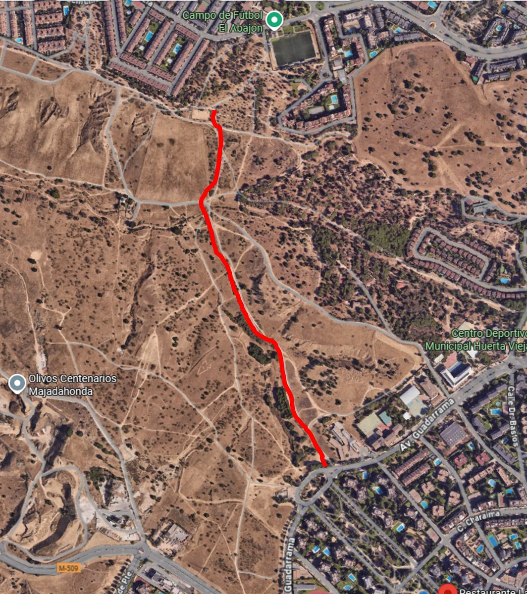 ¿Para cuándo adecentar el camino entre <a href="/MajadahondaAyto/">Ayuntamiento de Majadahonda</a> y <a href="/Ayto_Las_Rozas/">Ayuntamiento de Las Rozas</a> ? Es una zona muy degradada y sería estupendo conectar lo pueblos por camino natural decente. #LasRozas #Majadahonda Los vecinos merecen una ligera actuación y reforestación cerrando ArcoVerde bien->