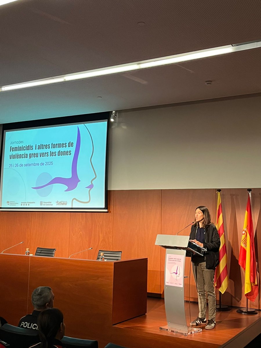 ISPC (@ispccat) on Twitter photo 📢Avui comencen les jornades sobre feminicidis i altres formes de violència greu vers les dones.
🎙️ Inaugura l'acte la consellera d’<a href="/interiorcat/">Interior i Seguretat Pública</a>, <a href="/nuriaparlon/">Parlon #apeudecarrer #interioriseguretatpública</a>. Al llarg del matí, diversos experts aprofundiran en aquesta matèria. 📢Avui comencen les jornades sobre feminicidis i altres formes de violència greu vers les dones.
🎙️ Inaugura l'acte la consellera d’<a href="/interiorcat/">Interior i Seguretat Pública</a>, <a href="/nuriaparlon/">Parlon #apeudecarrer #interioriseguretatpública</a>. Al llarg del matí, diversos experts aprofundiran en aquesta matèria.