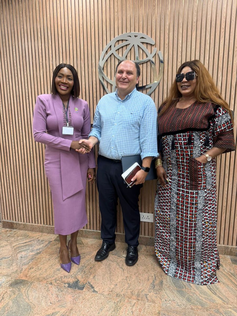hon_motunrayo's tweet photo. At the invitation of the World Bank, we joined an engagement with the NFWP Team &amp; States in Abuja,
 showcasing Ogun State’s progress, impact &amp; model of implementation. We’re committed to deepening sustainability &amp; improving outcomes for women &amp; communities. #NFWP #ogunstate https://t.co/d89MVc6waJ
