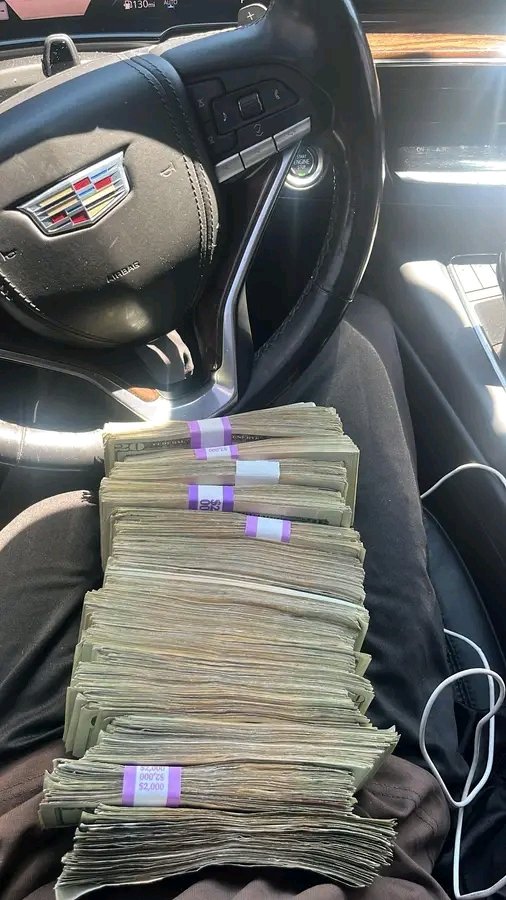 Giveaway time 
Just follow us asap and drop and drop ur 11 digits in the comment section