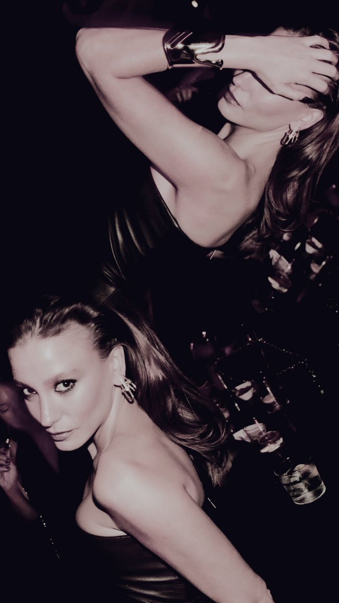 Serenay Sarıkaya güzelliği diye bir gerçek var!❤️‍🔥

<a href="/SrnySrkyResmi/">Serenay Sarıkaya</a> , #SerenaySarıkaya