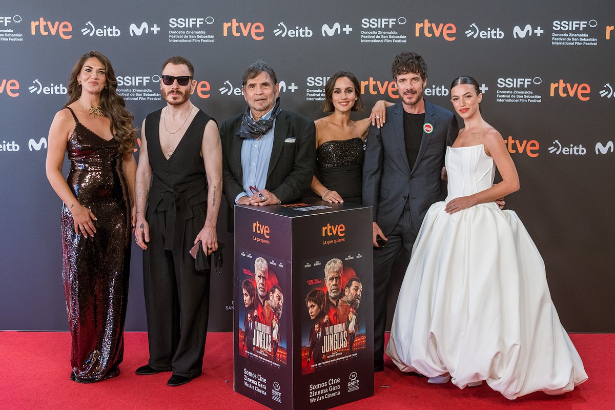 RTVE_Com's tweet photo. 🎬 @rtve presenta 'Ya no quedan junglas' en el @sansebastianfes 

🔸De la mano de su director, Luis Gabriel Beristáin, y parte del elenco: Megan Montaner, Rubén Ochandiano, Daniel Grao, Lorena Bernal, Itziar Ituño y Stefi Roitman

https://t.co/rMj8rXwHuM https://t.co/unoBfJecwf
