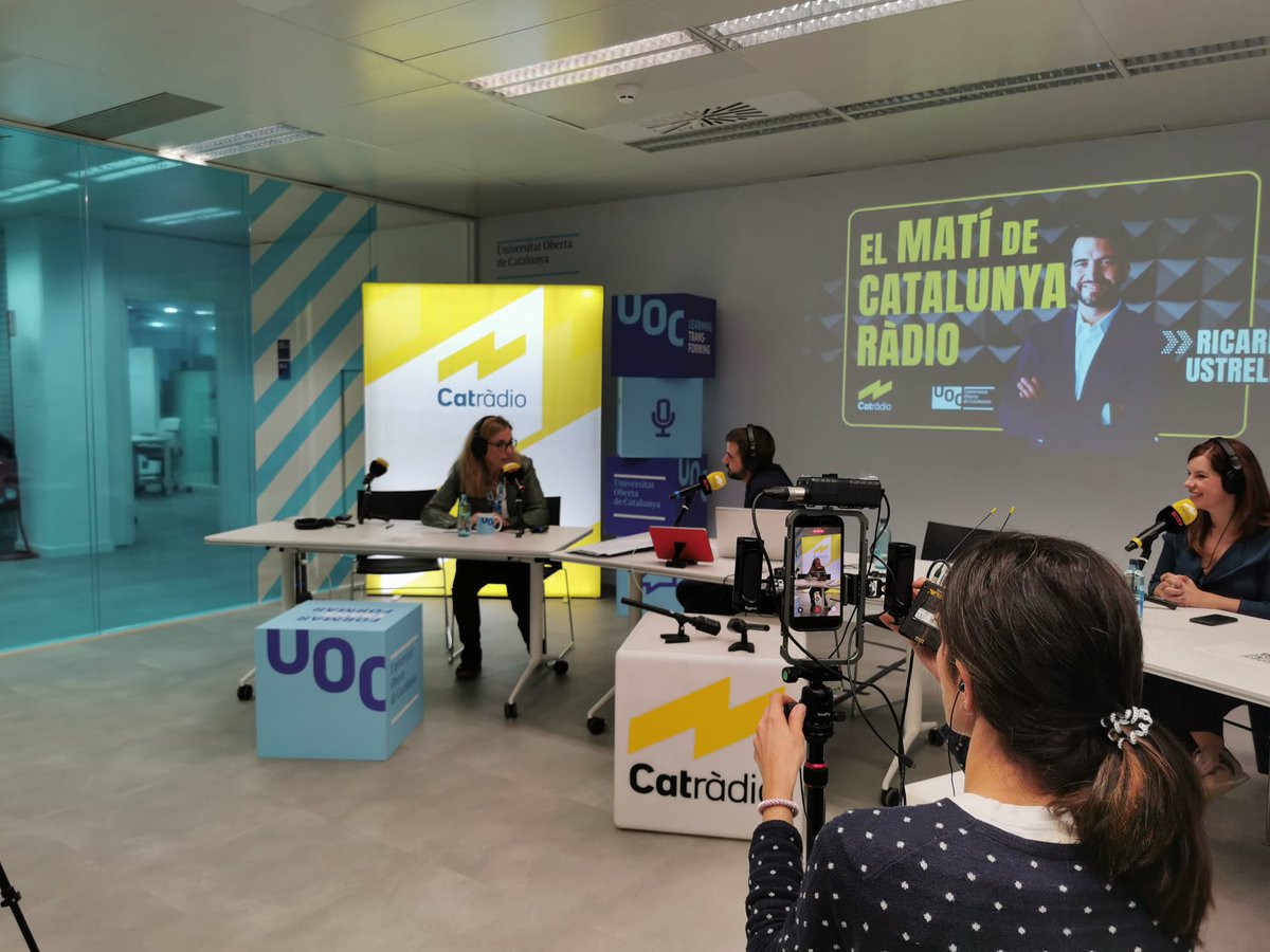 <a href="/CatalunyaRadio/">Catalunya Ràdio</a> <a href="/macips01/">Salvador Macip</a> 🎙️ Al #MatíCatRàdio, la #rectoraUOC, Àngels Fitó (<a href="/afitob/">Àngels Fitó</a>), s’asseu amb Ricard Ustrell per explicar com la #UOC ha passat d’una idea disruptiva el 1995 a ser avui un projecte global. 

"Avui comença el curs a la #UOC amb 66.000 estudiants, 4.800 aules i 2500 assignatures,