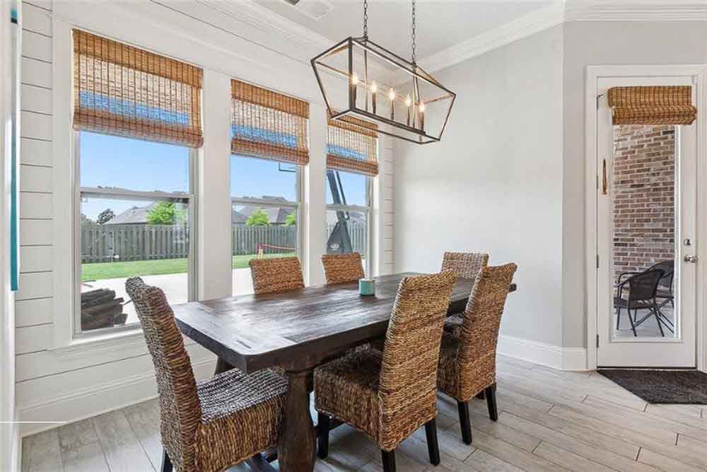 BedicoCreek's tweet image. Crown molding ,designer lighting, unique trim &amp;amp; rustic flooring - this #homeforsale at 2032 Cypress Bend Ln has this &amp;amp; so much more! View the many different homes available to tour during the #communityopenhouse this weekend! September 27th, 12pm-3pm. tinyurl.com/2032-cypress-b…