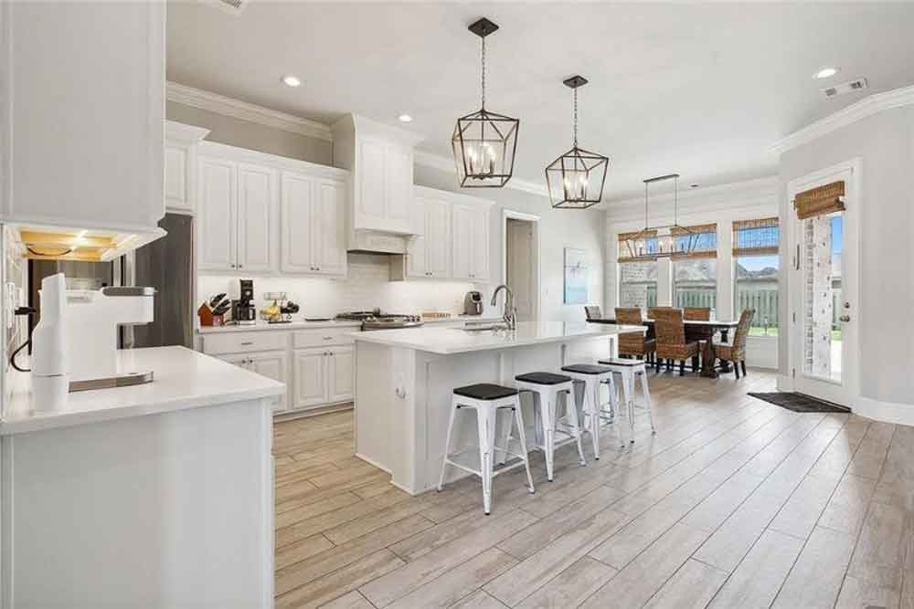 BedicoCreek's tweet image. Crown molding ,designer lighting, unique trim &amp;amp; rustic flooring - this #homeforsale at 2032 Cypress Bend Ln has this &amp;amp; so much more! View the many different homes available to tour during the #communityopenhouse this weekend! September 27th, 12pm-3pm. tinyurl.com/2032-cypress-b…