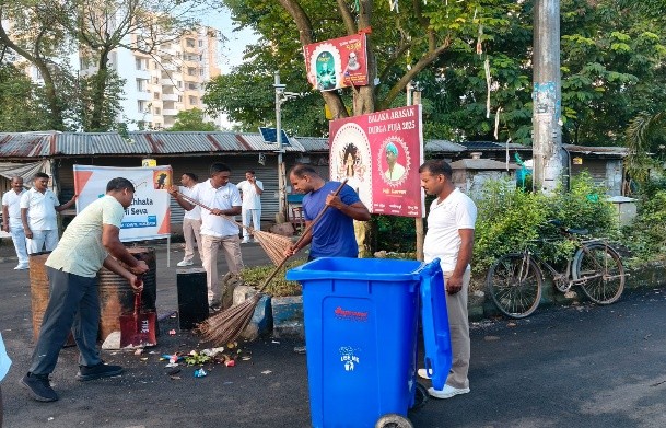 167BNCRPF's tweet photo. @PMOIndia 
@SwachhBharatGov 
@SwachhBhatat
@crpfindia 
@HMOIndia 
@PIBHomeAffairs 
@MoHUA_India 
@MoJSDWMS
@Swachhotsav https://t.co/biFIOiOxzK