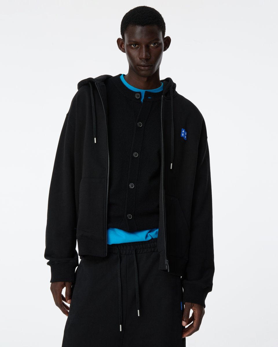 AderSignificant's tweet image. ADERERRORのSignificantから、シーズンレスな人気のSweat Set Collectionが登場。フーディー、スウェットシャツ、ジップアップ、スウェットパンツまで、日常からフォーマルまでさまざまにスタイリング可能です。詳しくは adererror.com をご覧ください。