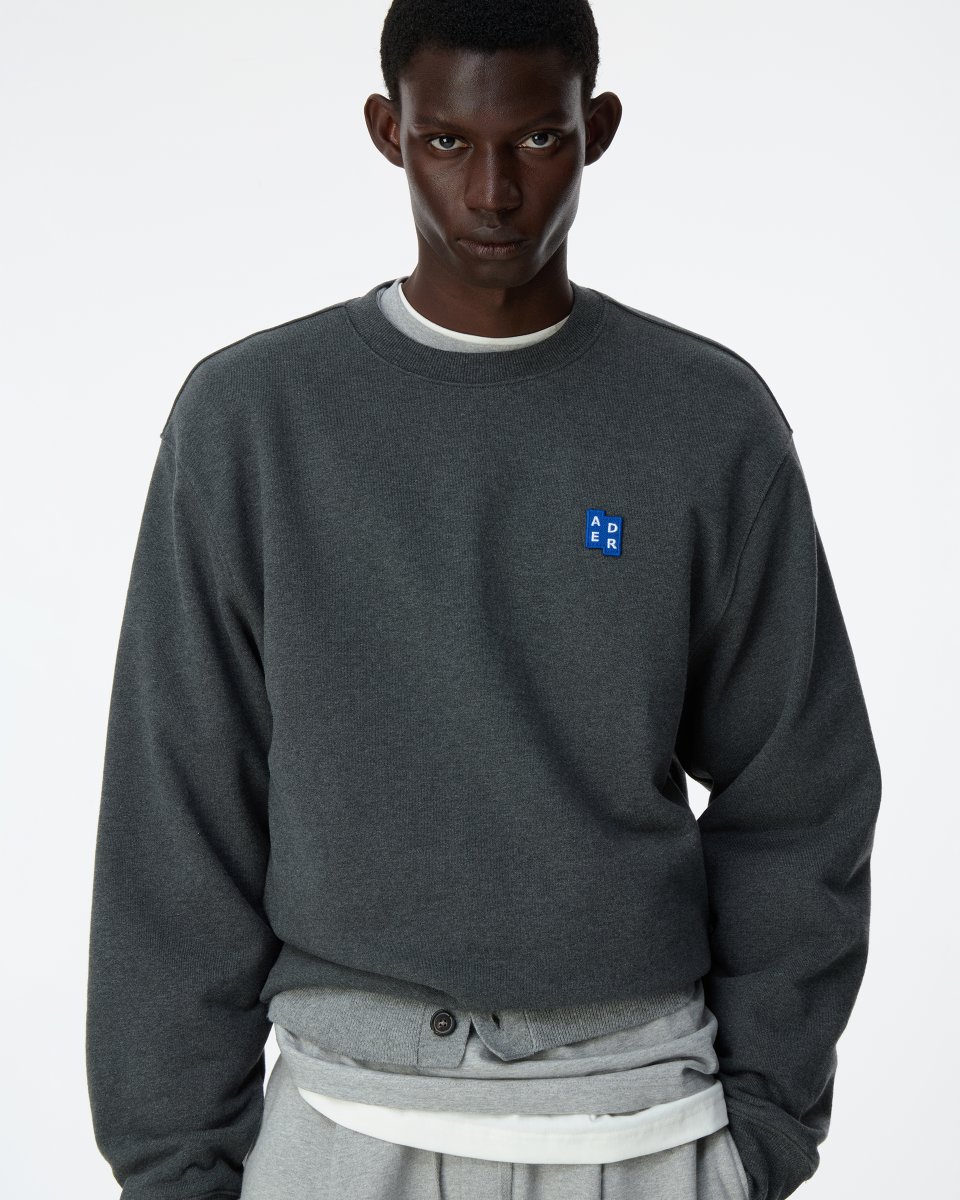 AderSignificant's tweet image. ADERERRORのSignificantから、シーズンレスな人気のSweat Set Collectionが登場。フーディー、スウェットシャツ、ジップアップ、スウェットパンツまで、日常からフォーマルまでさまざまにスタイリング可能です。詳しくは adererror.com をご覧ください。