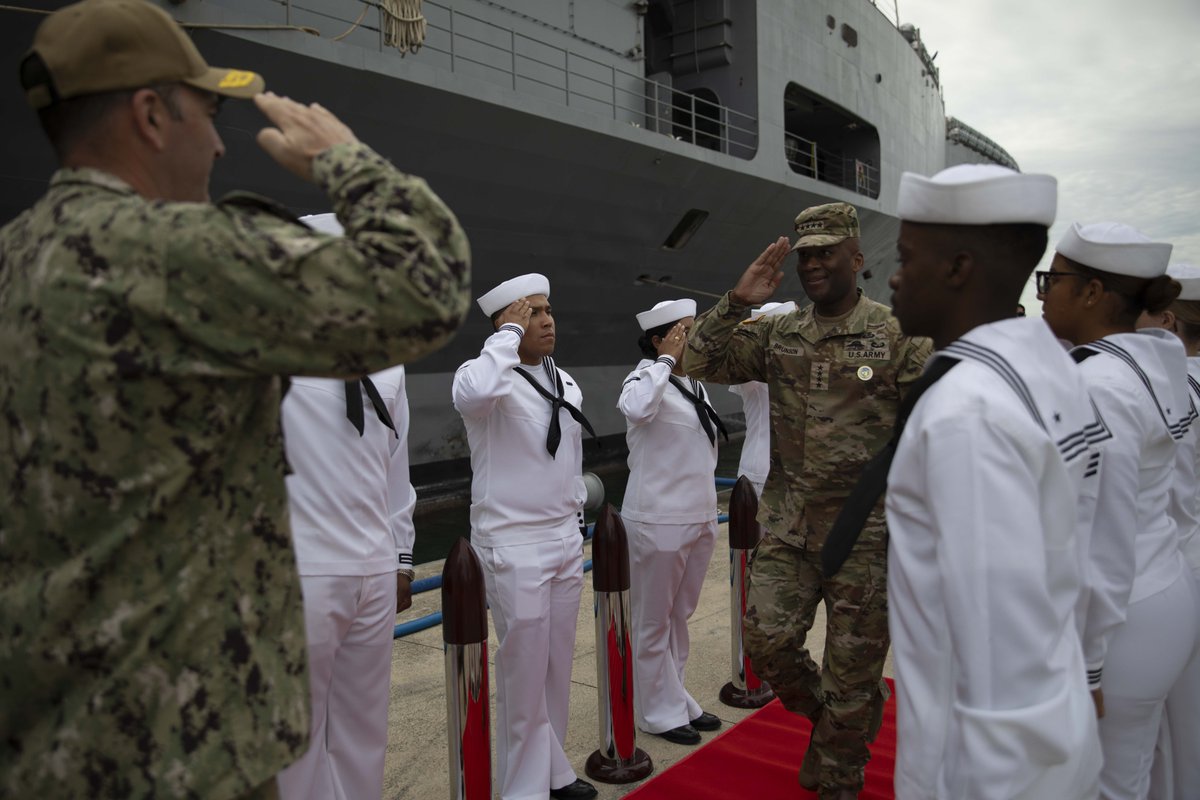US7thFleet's tweet image. USFK is underway with C7F!🚢
Commander, United Nations Command, Combined Forces Command, and United States Forces Korea Gen. Xavier Brunson got underway with U.S. 7th Fleet aboard USS Blue Ridge as the ship departed Pyeongtaek after a port visit.
#USNavy | #CombinedForces