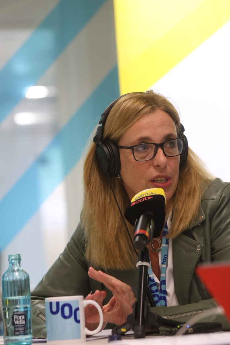 <a href="/CatalunyaRadio/">Catalunya Ràdio</a> <a href="/macips01/">Salvador Macip</a> <a href="/afitob/">Àngels Fitó</a> <a href="/MarionaRibas/">Mariona Ribas i Deu</a> <a href="/AlbertEltiempo/">Albert Martínez</a> <a href="/weatherchannel/">The Weather Channel</a> "Les experiències dels nostres estudiants posen de manifest com és el seu perfil, persones que volen formar-se de manera constant al llarg de la vida, i adquirir unes competències essencials per la mercat de treball actual." 
-<a href="/afitob/">Àngels Fitó</a>, #RectoraUOC al #MatiCatRadio