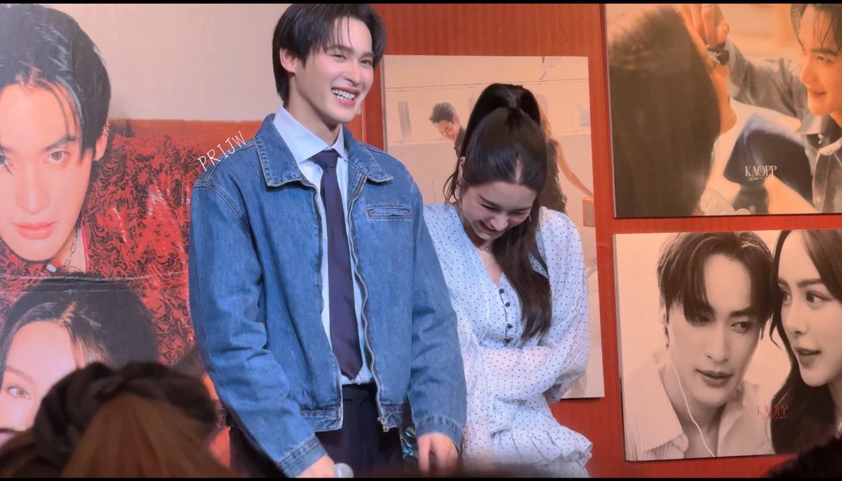 เขินๆ อายๆ หลบๆ บิดๆ ม้วนๆ

KAOPP 1ST PHOTOBOOK 

#KAOPPFansignLoveNoLimit