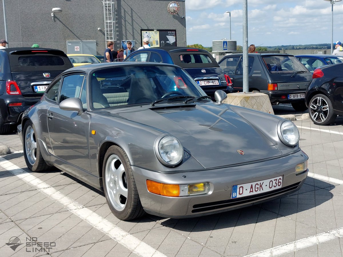 NoSpeedLimit_it's tweet image. #porsche964 #rearengine #boxerengine #flatsix #aircooledporsche911 #thereisnosubstitute