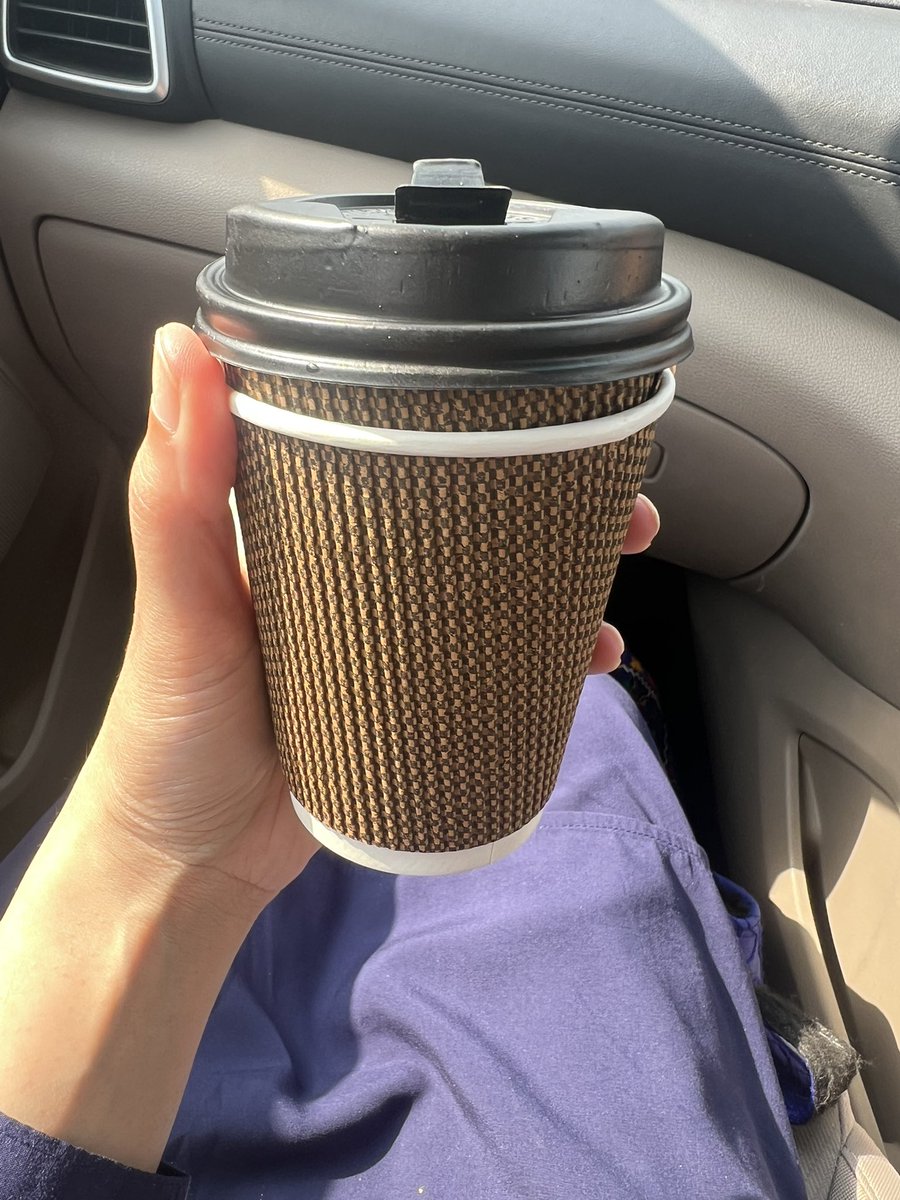 UmaTj77's tweet photo. Tea has been coming through on this trip.. :) Enjoyed a great cup of kadak chai at #ChaiKhana and got another to-go. :) #Bhera #Lahore https://t.co/tSLFpqQk8r