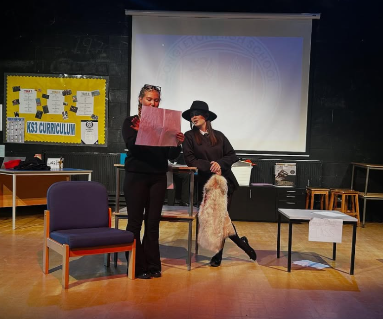 CongletonHS's tweet image. Our Year 10 GCSE Drama students are studying Brecht’s &apos;Epic theatre&apos; and turning the story of The Three Little Pigs into a political mix of immigration, work ethic and the broken class system! #Courage #Curiosity #Ambition