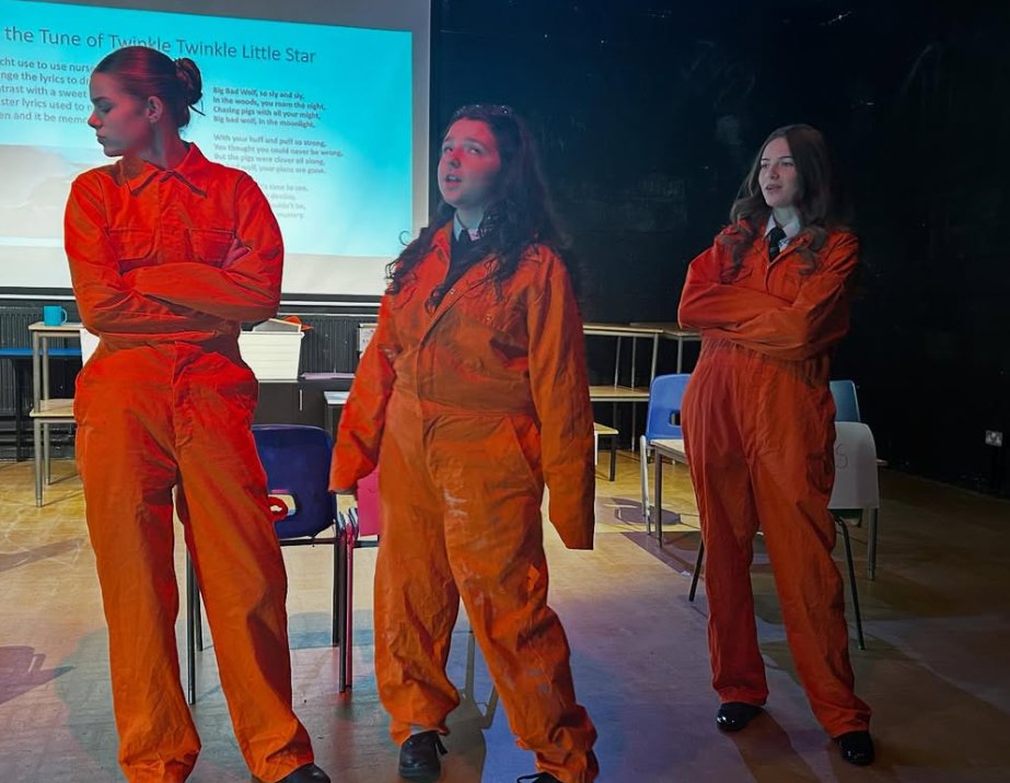 CongletonHS's tweet image. Our Year 10 GCSE Drama students are studying Brecht’s &apos;Epic theatre&apos; and turning the story of The Three Little Pigs into a political mix of immigration, work ethic and the broken class system! #Courage #Curiosity #Ambition