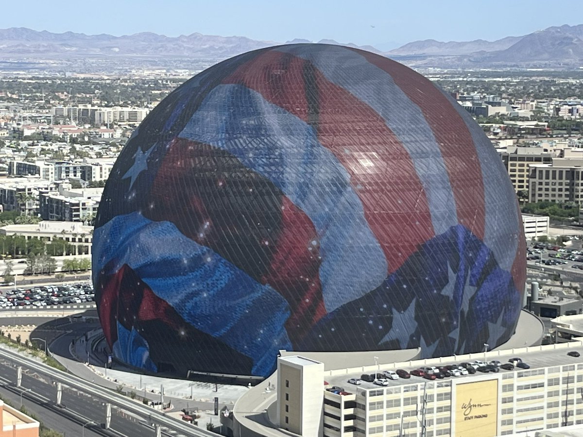 YES SIR!  That is correct my co-hosts <a href="/Crashmetax/">Crash</a> <a href="/Coconutmetax/">Coco</a> 

It would be 🔥 for #ConquerorsCrew to LIVE broadcast TOGETHER from the bachelor’s deck at THE VENETIAN Hotel.