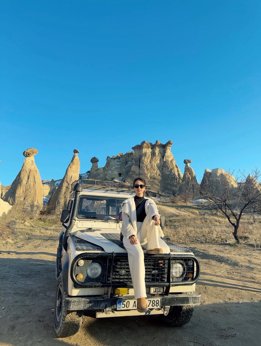 The real strong man is not the one who has no tears, but the one who still runs with tears.