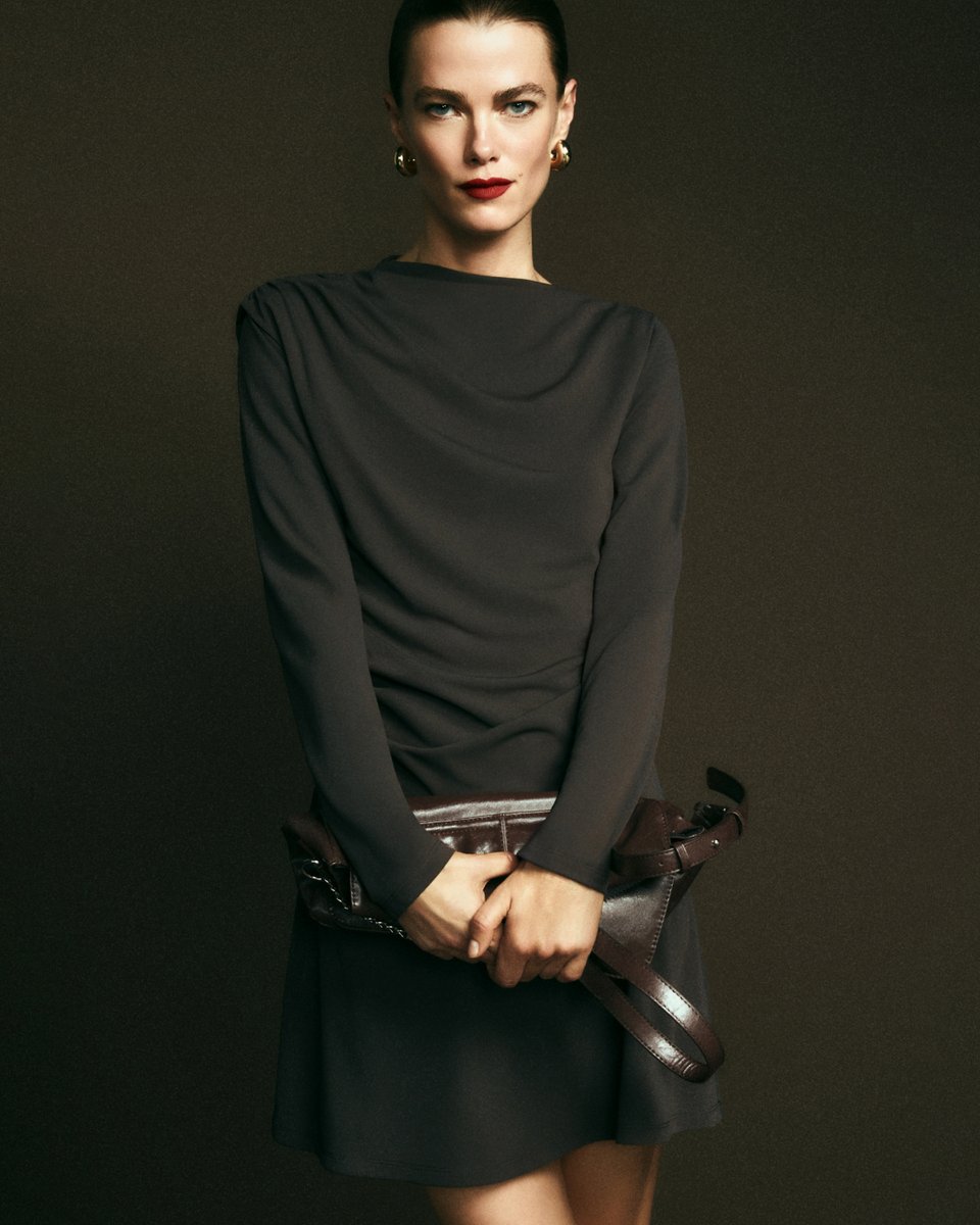 Get the trend: polka dot print is here to stay. From dresses to sets, polka dots bring the perfect autumn touch to your wardrobe. And when mixed with leather-effect outerwear, the season’s look is guaranteed. #Lefties #LeftiesEverywhereOnEveryone