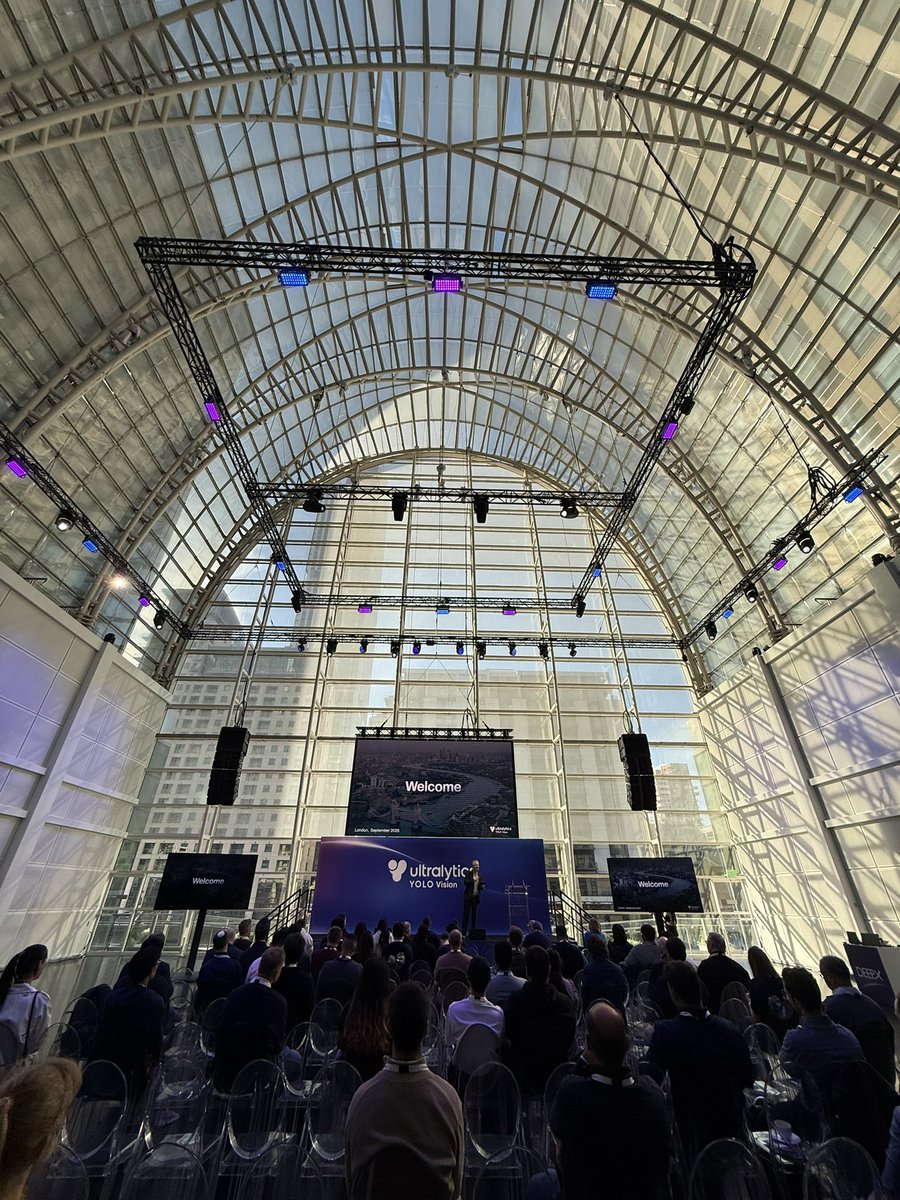 Creatorre's tweet image. #YOLOVision2025 conference about #ComputerVision hosted by @ultralytics is going to start