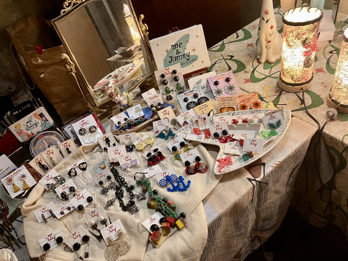 パーツ全て一から手作りのハンドメイド作家アカネ賛のアクセサリーブランド『me&amp;Jimmy』が48h限定ゲリラクーポン配布中〜❗️📸9.20Sing-Dig！
出店時のアカネちゃんとJAP STOMPメンバーでもあるつかじゅんさんの仲良し2ショットとme&amp;Jimmy商品
me and Jimmyアカネ <a href="/meandJimmy925/">me and Jimmy アカネ🎭✴︎</a> 
つかじゅん　<a href="/zkwjp/">つかじゅん</a>