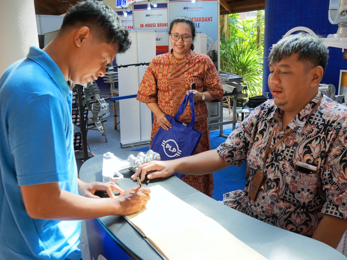 PLPID's tweet image. Terima kasih yang sebesar-besarnya kepada semua pelanggan, rekan-rekan, dan pengunjung yang telah meluangkan waktu untuk mengunjungi booth kami di AFEEC FAPECA CONFERENCE 2025.

#PLPID #PLP #event #listrik #Energy #solar #industrial #Transmission #exhibition #indonesia #bali
