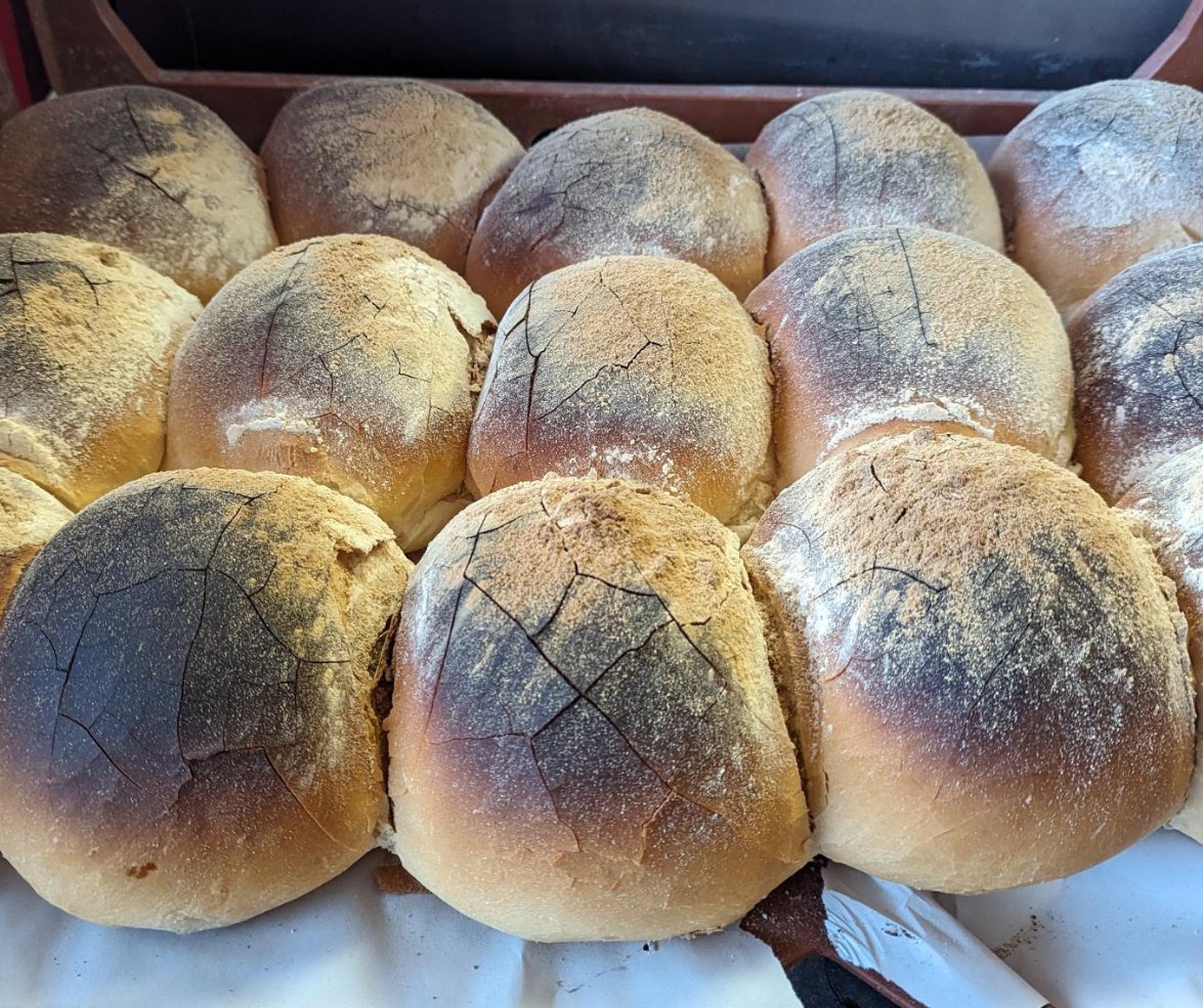 𝘉𝘈𝘗 𝘍𝘐𝘓𝘓𝘌𝘙𝘚
Hit us with your best bap fillings.

Cheese, Ham and Prawn Cocktail Crisps.
2 Sausage Rolls with Brown Sauce
Bacon, Sausage &amp; Egg
or just sliced...