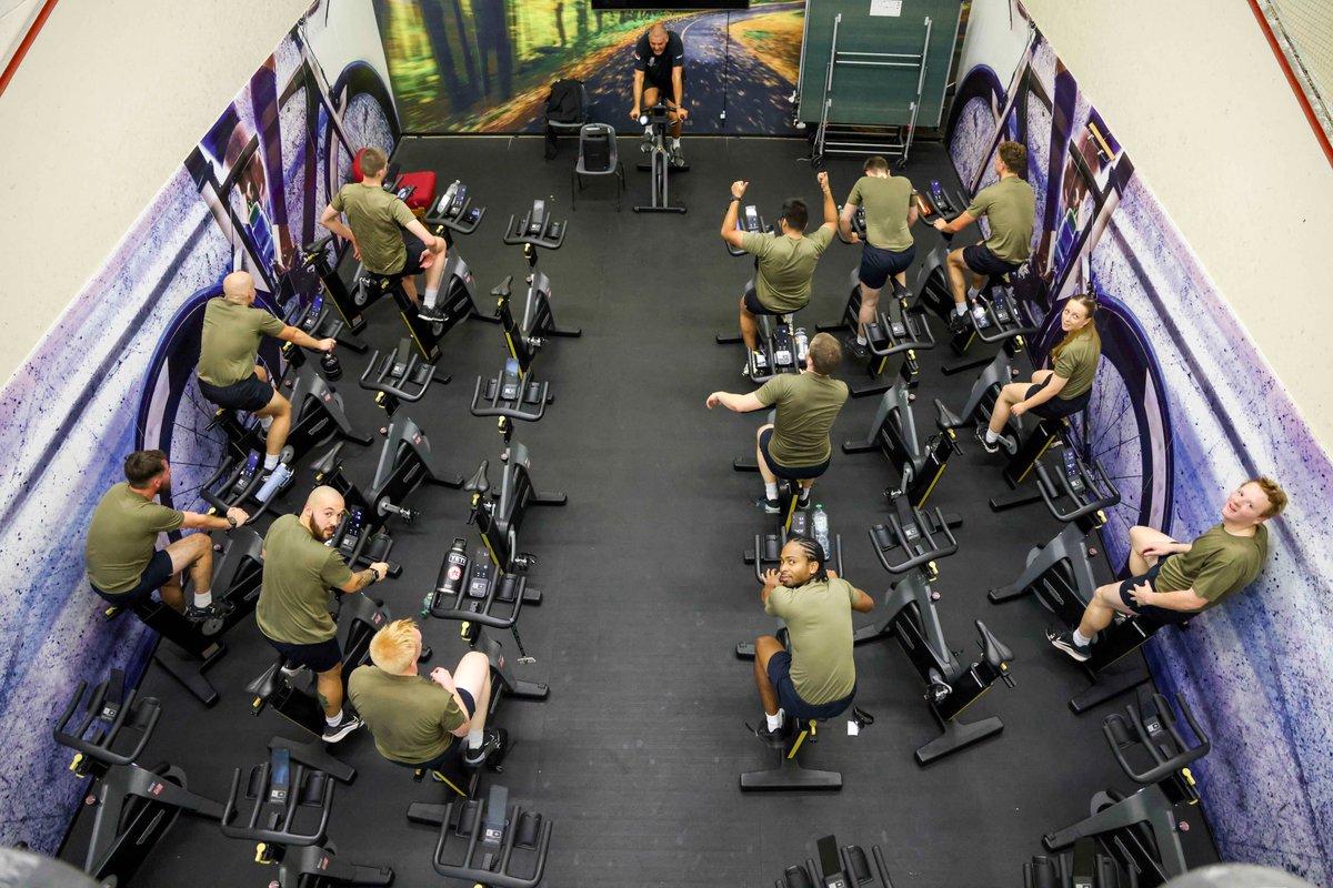 HMSsultan's tweet image. 🏃‍♂️⚽🏀Great event at HMS Sultan as our trainees tried American football, basketball, rugby, hockey, &amp;amp; more at the @NAVYfit Festival of Sport! From spinning to sports climbing - discovering new passions &amp;amp; staying fit for @RoyalNavy operations 💪 
#AwEsoME #NavyLife #Fitness