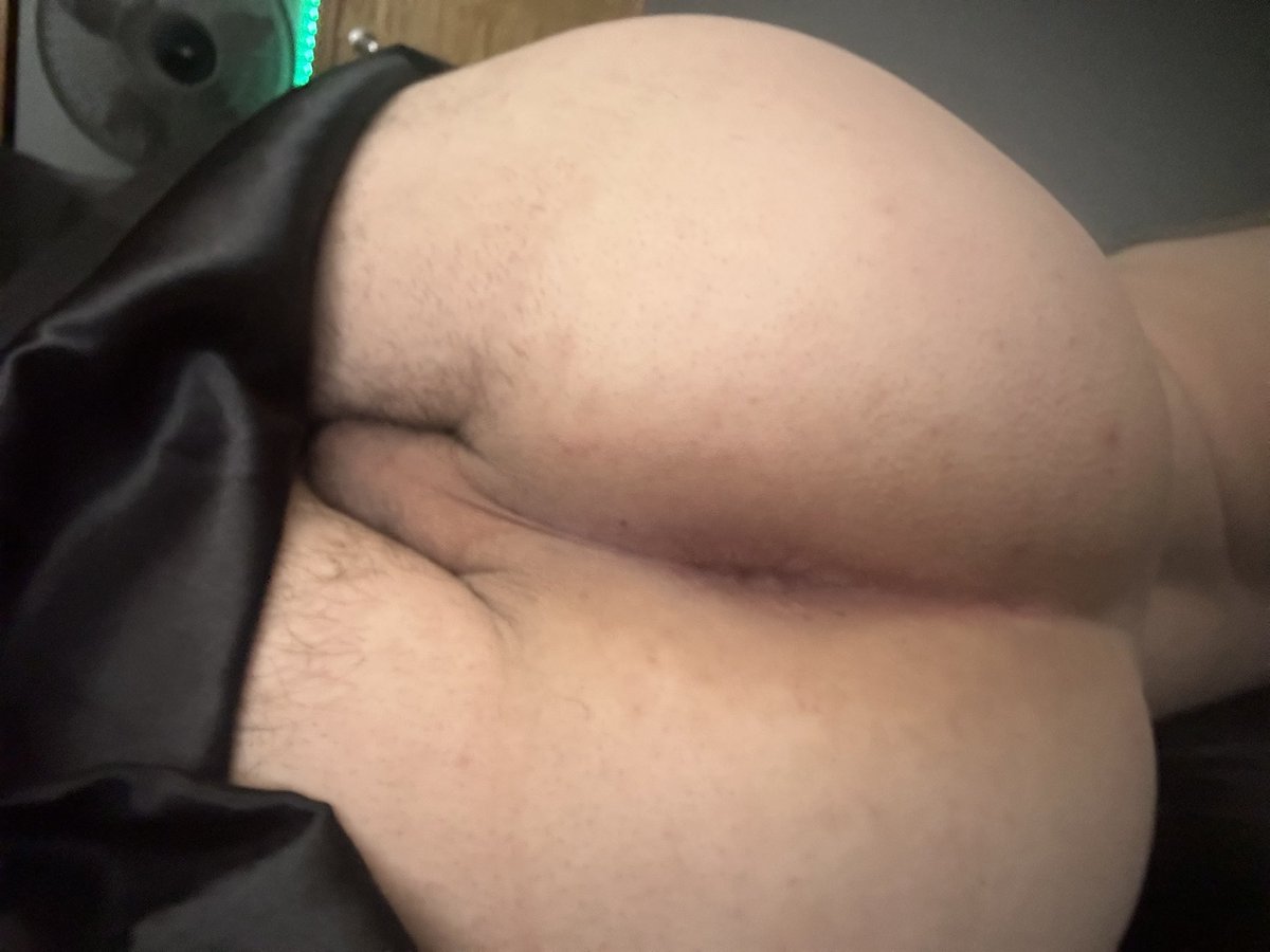 needsumdick20's tweet photo. need to be fucked sideways in bed https://t.co/LYJOZim2aW