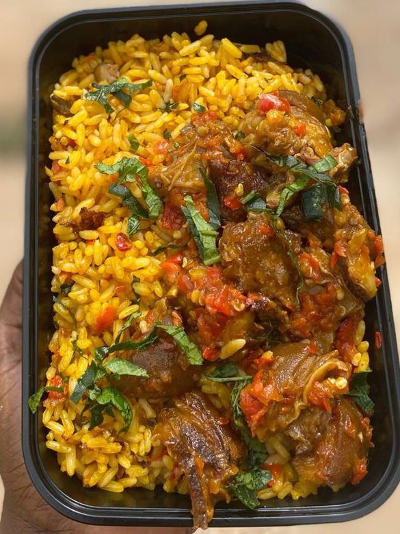 kanysaint's tweet image. I will get this smoking hot signature fried rice from soeatable.com for the first 10 persons to repost this. Repost and drop email.