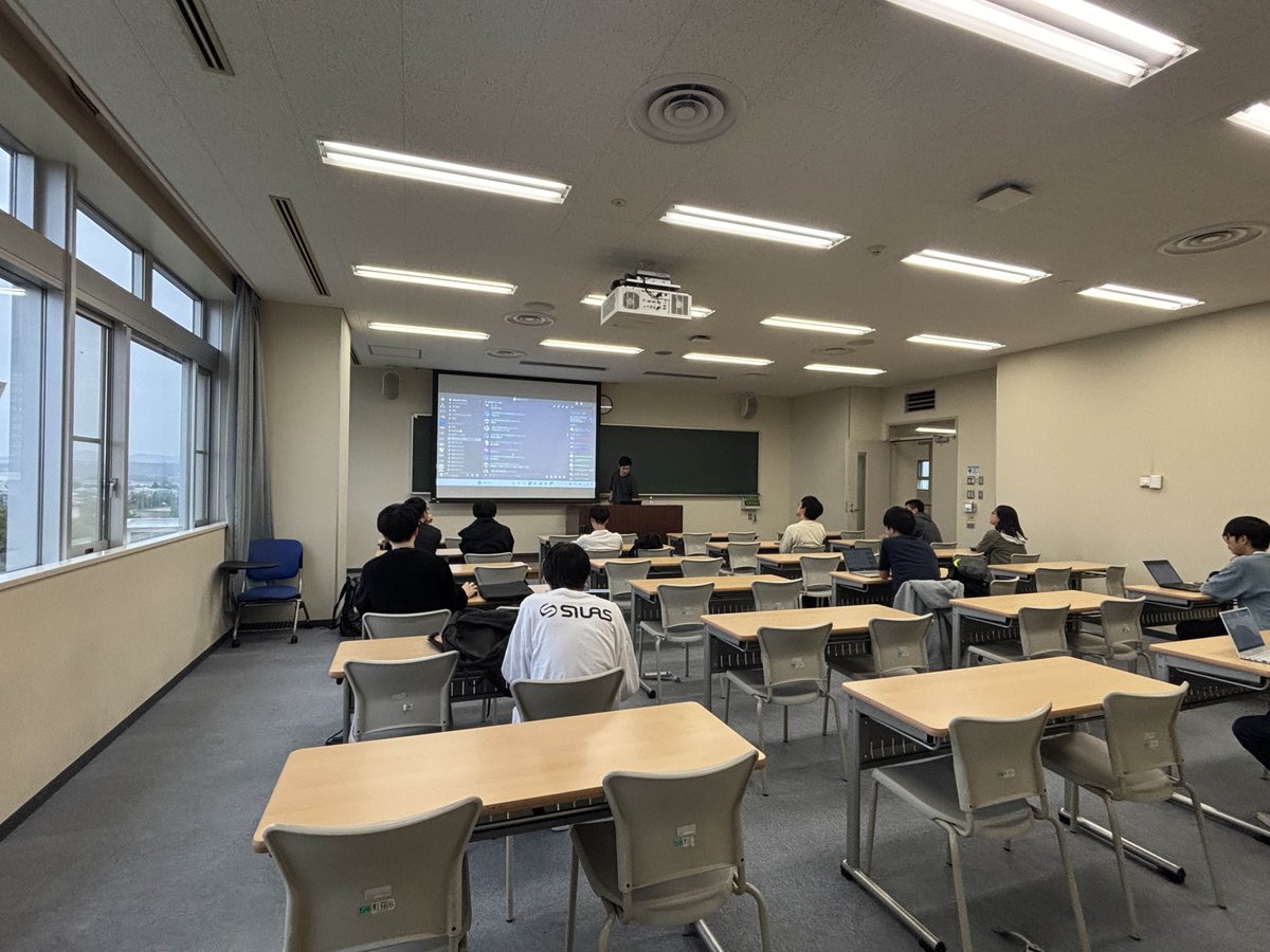 本日、後学期最初のサークル活動を行いました。